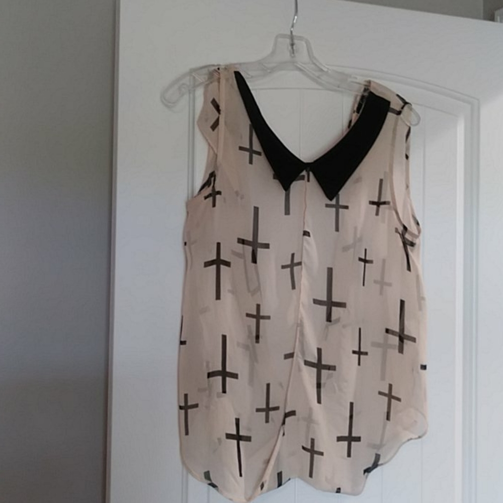Tops - Picture 6 of 7